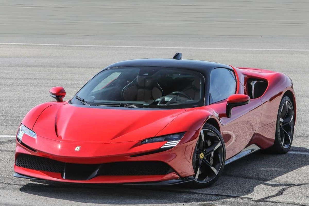 Elektrikli Ferrari cep yakacak